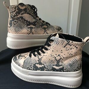 Madden Girl Snakeskin Platform High Top Sneakers Size 9.5